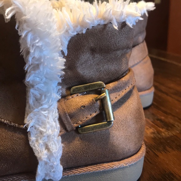 SALE! Womens SIZE 6 Ankle Booties 9 1/2” SO brand - Picture 3 of 8